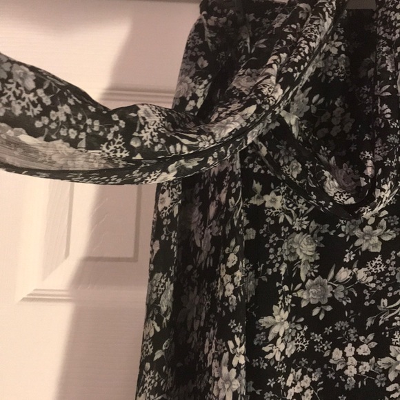 Skirt w/slip attached - Picture 4 of 5